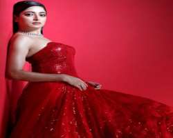 In addition to being an excellent actress, she is also a superb model, and her style suits every fashion whether Indian or Western.